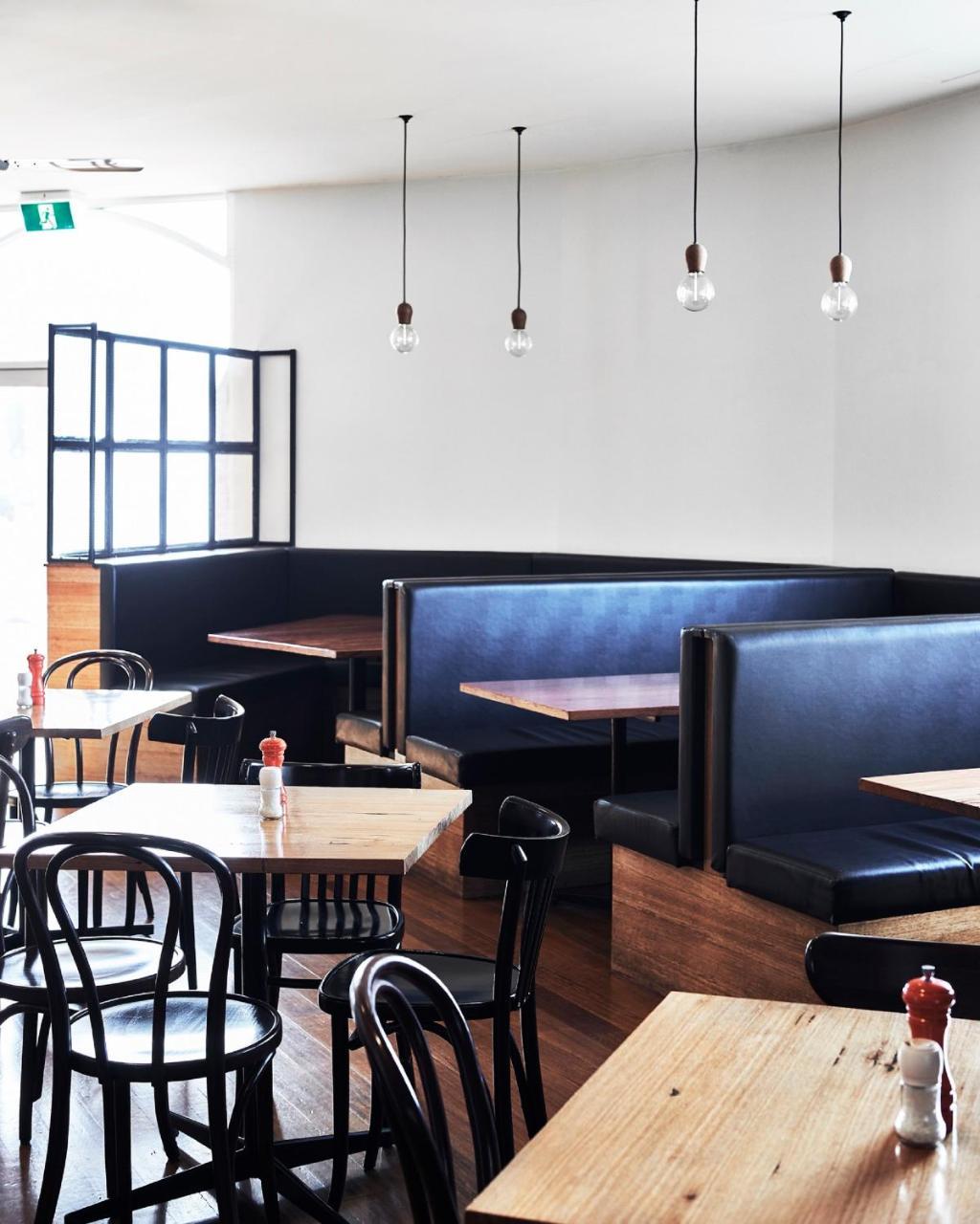 Plough Hotel Melbourne Exterior photo